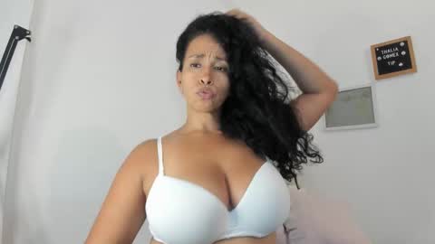 Snapshot of thali_gomex chatting on September 18, 2025, 8:44 pm Thalia Gomex online show from September 18, 2025, 8:44 pm