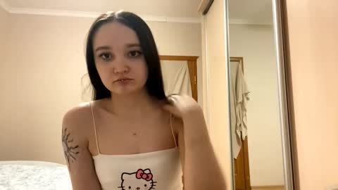 Snapshot of thaliakuchem chatting on February 12, 2026, 3:07 pm Yumi online show from February 12, 2026, 3:07 pm