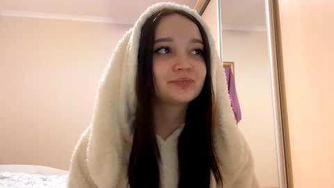 Snapshot of thaliakuchem chatting on February 15, 2026, 4:14 pm Yumi online show from February 15, 2026, 4:14 pm