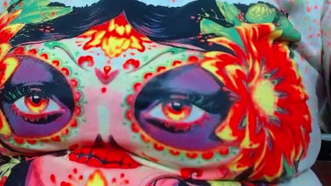  Thalia  online show from April 8, 2026, 4:29 pm