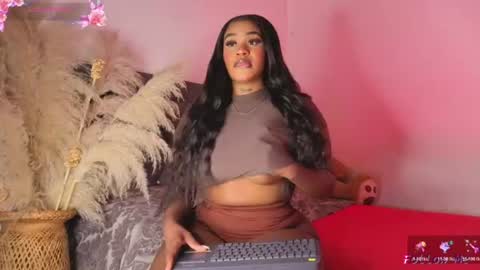 Snapshot of thalyanna_ebony chatting on June 11, 2026, 9:24 pm thalyanna_ebony online show from June 11, 2026, 9:24 pm