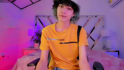 thanier_18 online show from April 13, 2026, 7:25 am