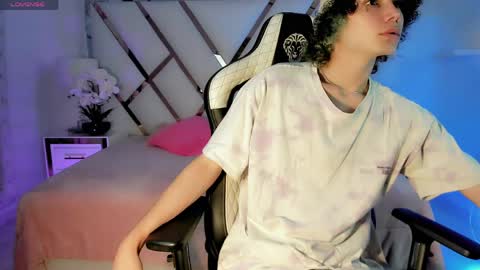 thanier_18 online show from May 29, 2026, 7:23 pm