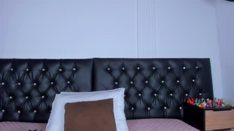 Snapshot of thara_webstter chatting on October 24, 2025, 11:50 am thara webstter online show from October 24, 2025, 11:50 am