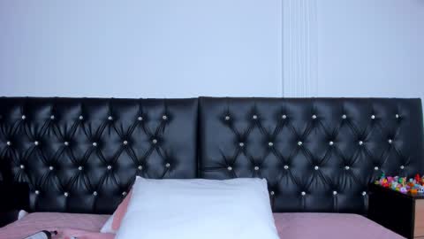 Snapshot of thara_webstter chatting on November 11, 2025, 12:16 pm thara webstter online show from November 11, 2025, 12:16 pm