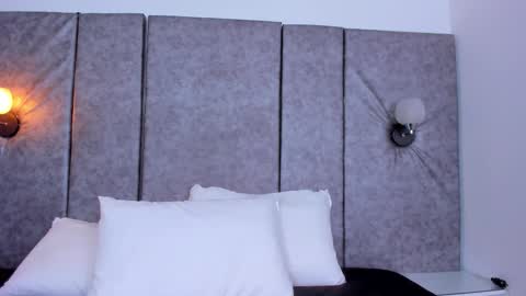 Snapshot of thara_webstter chatting on November 19, 2025, 11:32 am thara webstter online show from November 19, 2025, 11:32 am