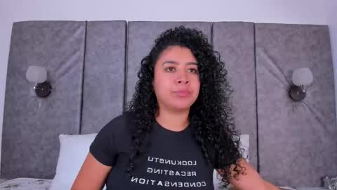 Snapshot of thara_webstter chatting on January 5, 2026, 5:27 pm thara webstter online show from January 5, 2026, 5:27 pm