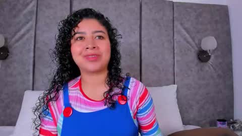 Snapshot of thara_webstter chatting on February 7, 2026, 11:25 am thara webstter online show from February 7, 2026, 11:25 am