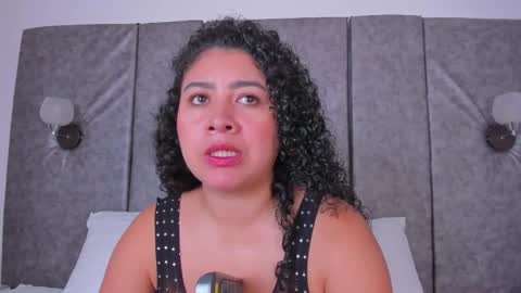 Snapshot of thara_webstter chatting on February 9, 2026, 11:03 am thara webstter online show from February 9, 2026, 11:03 am