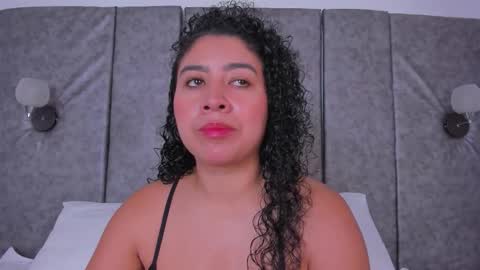 Snapshot of thara_webstter chatting on February 21, 2026, 11:44 am thara webstter online show from February 21, 2026, 11:44 am