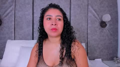 Snapshot of thara_webstter chatting on March 10, 2026, 11:37 am thara webstter online show from March 10, 2026, 11:37 am