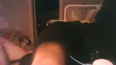 Snapshot of thatdadbod89 chatting on October 29, 2025, 7:04 pm thatdadbod89 online show from October 29, 2025, 7:04 pm