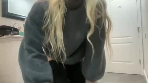 thatoneblondee online show from January 12, 2026, 1:00 am