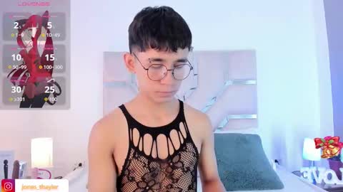 Thayler  online show from January 8, 2026, 11:23 am