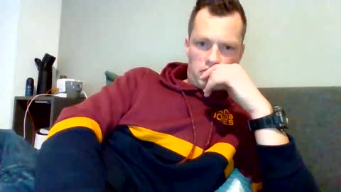 Dennis online show from November 21, 2025, 3:33 pm