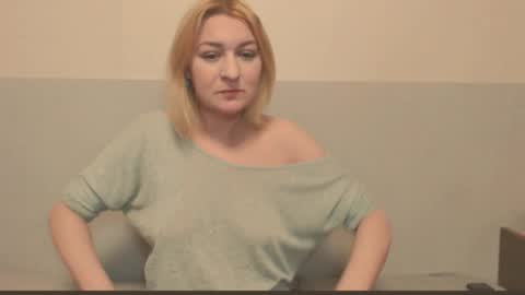 Snapshot of the_basic_instinctt chatting on February 15, 2026, 10:39 pm Eva online show from February 15, 2026, 10:39 pm