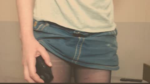 Snapshot of the_basic_instinctt chatting on February 25, 2026, 10:41 pm Eva online show from February 25, 2026, 10:41 pm