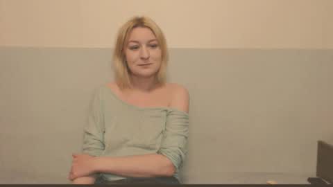 Snapshot of the_basic_instinctt chatting on February 26, 2026, 9:25 pm Eva online show from February 26, 2026, 9:25 pm