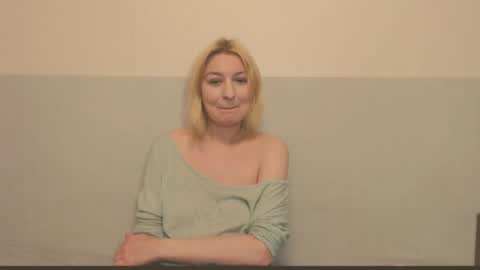 Snapshot of the_basic_instinctt chatting on April 2, 2026, 11:57 pm Eva online show from April 2, 2026, 11:57 pm