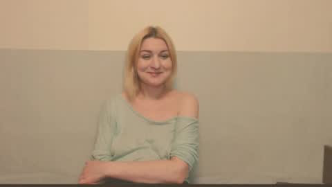 Snapshot of the_basic_instinctt chatting on May 3, 2026, 10:27 pm Eva online show from May 3, 2026, 10:27 pm
