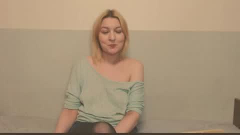 Snapshot of the_basic_instinctt chatting on May 14, 2026, 10:27 pm Eva online show from May 14, 2026, 10:27 pm