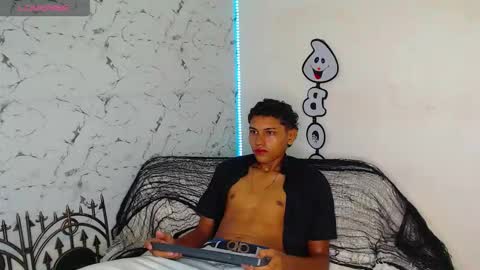 Snapshot of the_crack71 chatting on October 7, 2025, 12:24 pm Sean OPry   online show from October 7, 2025, 12:24 pm