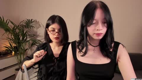 Snapshot of the_cure___ chatting on December 6, 2024, 8:51 pm EllaLyn online show from December 6, 2024, 8:51 pm