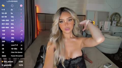 Snapshot of the_enchantressxx chatting on December 15, 2024, 10:50 am nabi butterfly online show from December 15, 2024, 10:50 am