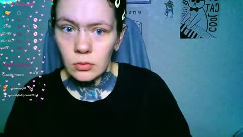 the_ice_owl online show from November 19, 2025, 12:49 pm