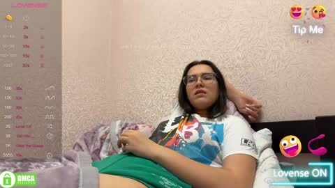 Snapshot of the_princese chatting on February 3, 2025, 2:58 am Alice online show from February 3, 2025, 2:58 am