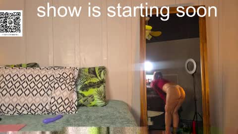 Snapshot of the_pussy_boulevard chatting on April 23, 2026, 12:34 am Anna online show from April 23, 2026, 12:34 am