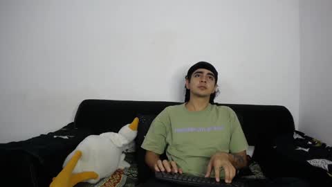 Snapshot of the_r00m chatting on September 22, 2025, 4:31 pm Jaime Angela online show from September 22, 2025, 4:31 pm