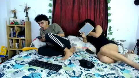 Snapshot of the_r00m chatting on October 7, 2025, 9:23 pm Jaime Angela online show from October 7, 2025, 9:23 pm