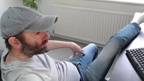 Snapshot of the_sensual_masturwait chatting on November 11, 2025, 10:15 am the_sensual_masturwait online show from November 11, 2025, 10:15 am