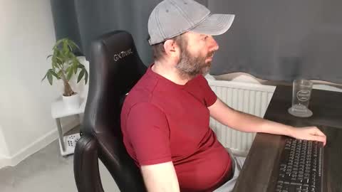 Snapshot of the_sensual_masturwait chatting on November 17, 2025, 8:14 pm the_sensual_masturwait online show from November 17, 2025, 8:14 pm