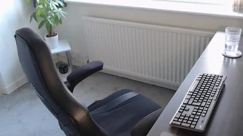 Snapshot of the_sensual_masturwait chatting on November 23, 2025, 10:59 am the_sensual_masturwait online show from November 23, 2025, 10:59 am