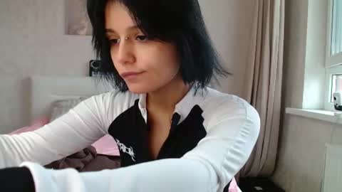 the_slutty_fox online show from June 12, 2026, 1:43 pm