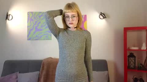 Snapshot of thea_quill chatting on May 16, 2026, 6:07 pm thea_quill online show from May 16, 2026, 6:07 pm