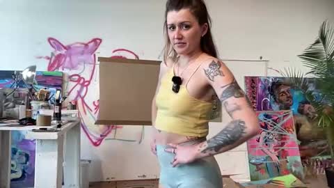 Snapshot of theartisttype chatting on April 9, 2026, 10:15 pm Arabella online show from April 9, 2026, 10:15 pm