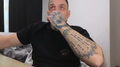 Snapshot of thebestmuscles chatting on December 16, 2024, 1:11 pm John online show from December 16, 2024, 1:11 pm