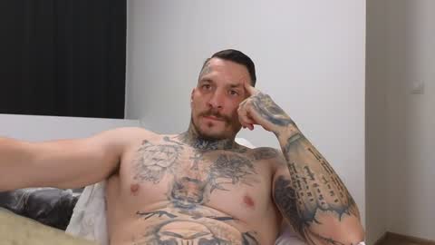 Snapshot of thebestmuscles chatting on December 16, 2024, 4:16 pm John online show from December 16, 2024, 4:16 pm