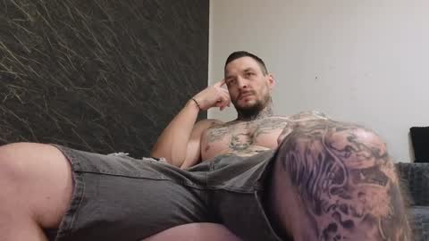 Snapshot of thebestmuscles chatting on January 6, 2025, 6:52 pm John online show from January 6, 2025, 6:52 pm