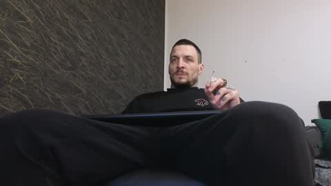 Snapshot of thebestmuscles chatting on January 8, 2025, 5:26 pm John online show from January 8, 2025, 5:26 pm