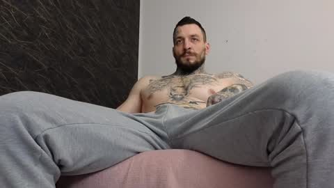 Snapshot of thebestmuscles chatting on February 5, 2025, 6:35 am John online show from February 5, 2025, 6:35 am