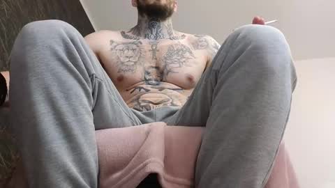 Snapshot of thebestmuscles chatting on February 10, 2025, 5:52 pm John online show from February 10, 2025, 5:52 pm