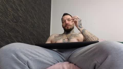 Snapshot of thebestmuscles chatting on February 13, 2025, 8:27 am John online show from February 13, 2025, 8:27 am