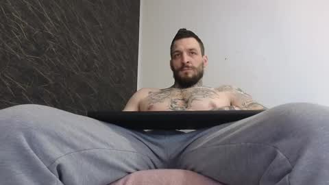 Snapshot of thebestmuscles chatting on February 23, 2025, 8:39 am John online show from February 23, 2025, 8:39 am