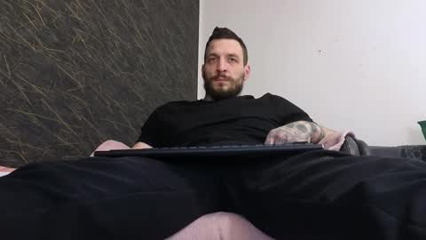 Snapshot of thebestmuscles chatting on February 25, 2025, 7:58 pm John online show from February 25, 2025, 7:58 pm