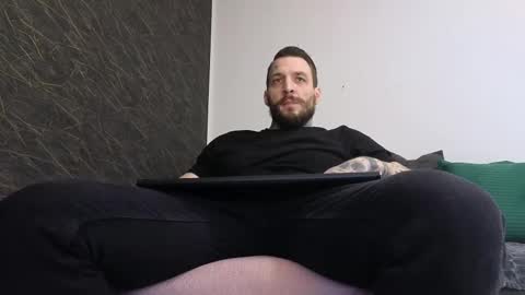 Snapshot of thebestmuscles chatting on March 3, 2025, 10:49 am John online show from March 3, 2025, 10:49 am