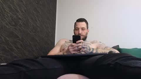 Snapshot of thebestmuscles chatting on March 3, 2025, 1:53 pm John online show from March 3, 2025, 1:53 pm